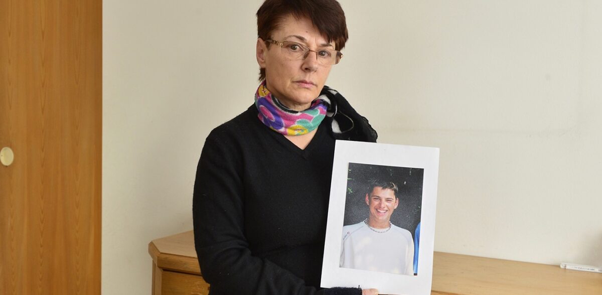 Freitod Catherine Morier mit dem Bild ihres verstorbenen Sohnes