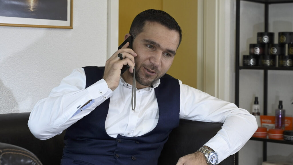 Flüchtling Hussein Darwish, Coiffure, Belp