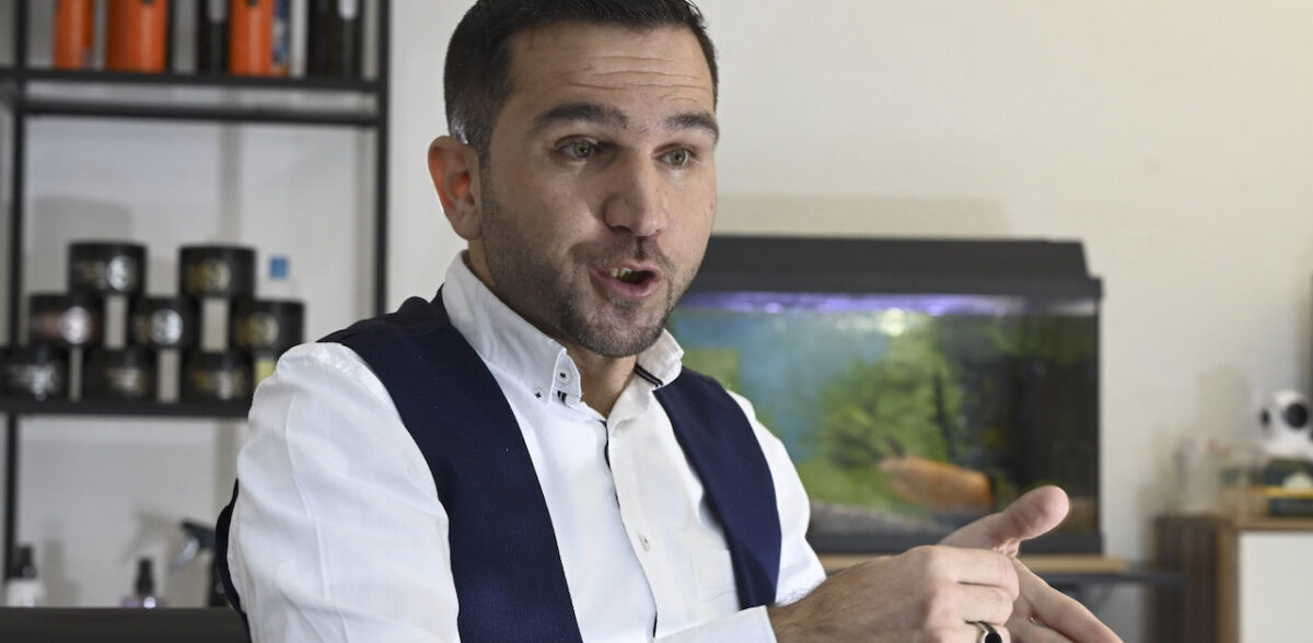 Flüchtling Hussein Darwish, Coiffure, Belp